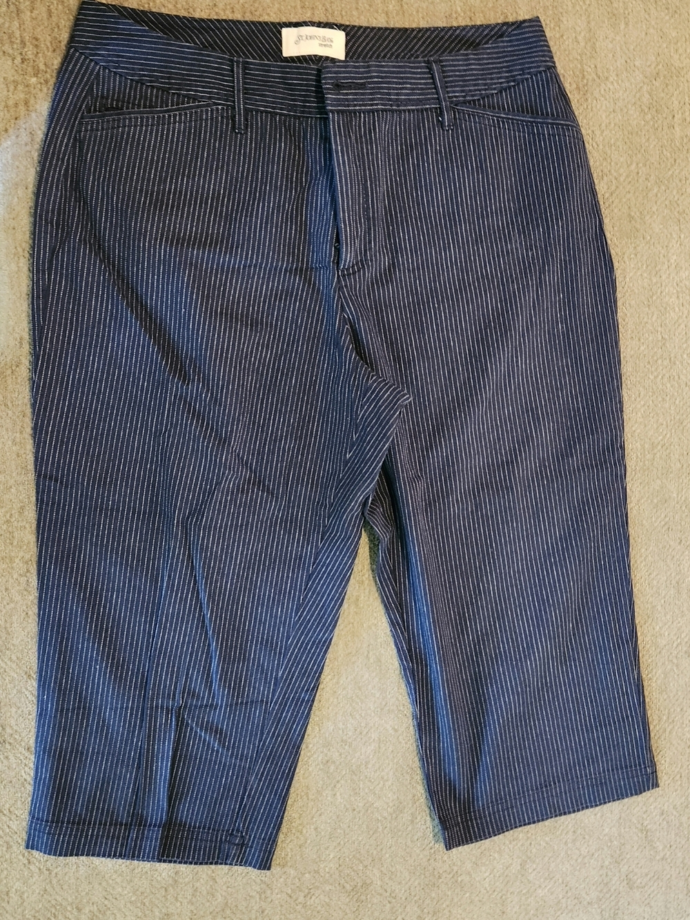 St John's Bay Navy & White Striped Capri's Stretch Size 14